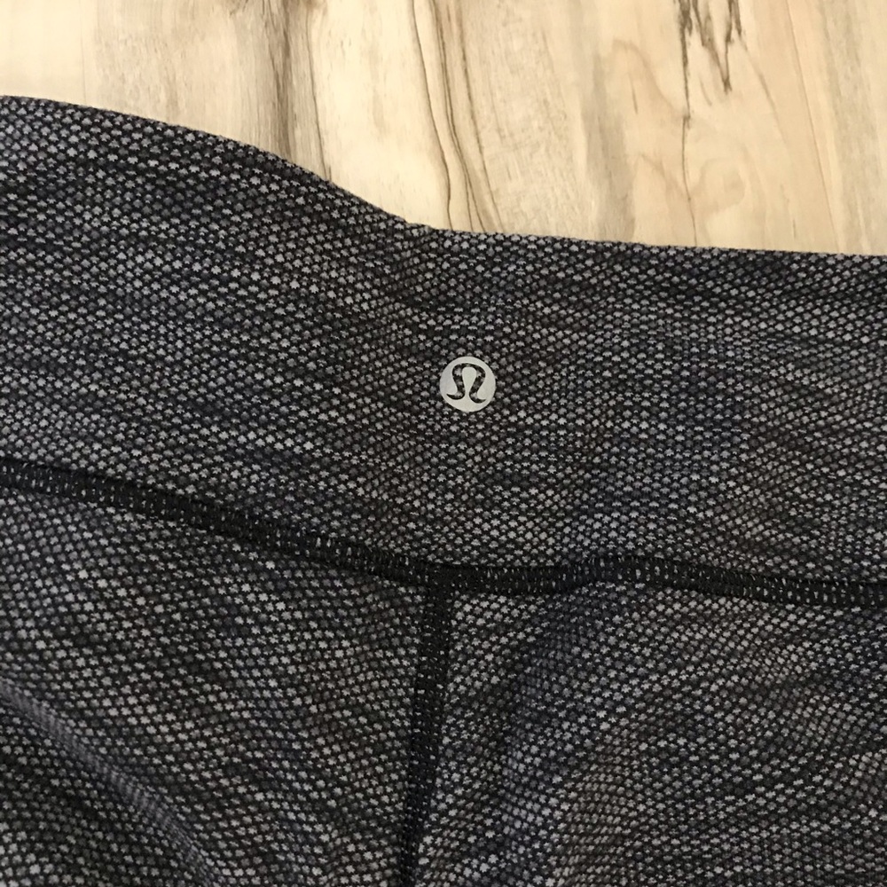 Lululemon Capri 🍋 - Picture 4 of 6